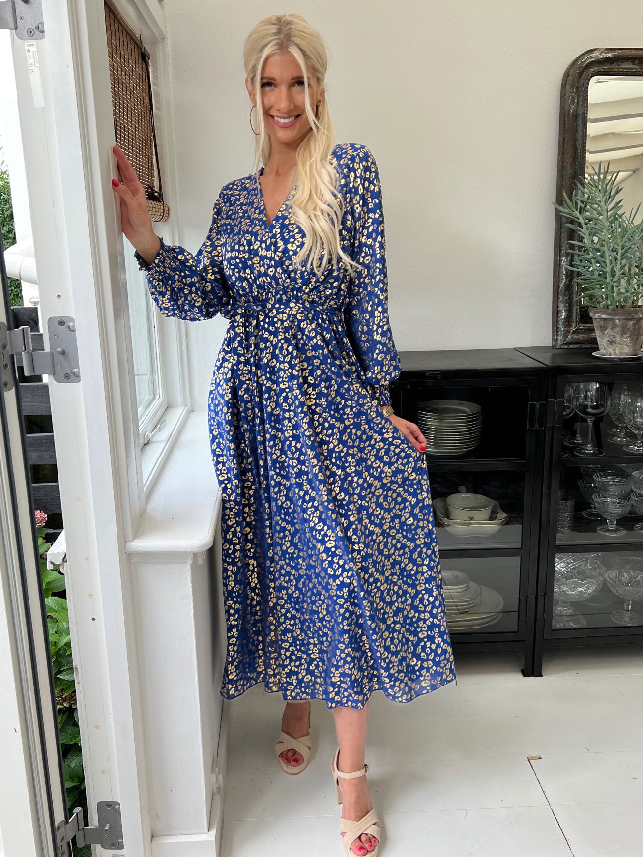 Melisse - Klänning med leopardtryck och resår under bysten